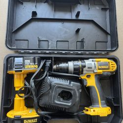 Dewalt XRP Cordless Drill  14.4v With Charger And 2 Batteries DCD 920
