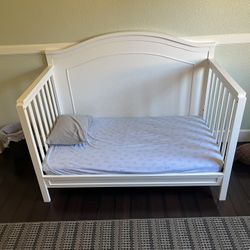 Crib/Toddler Bed