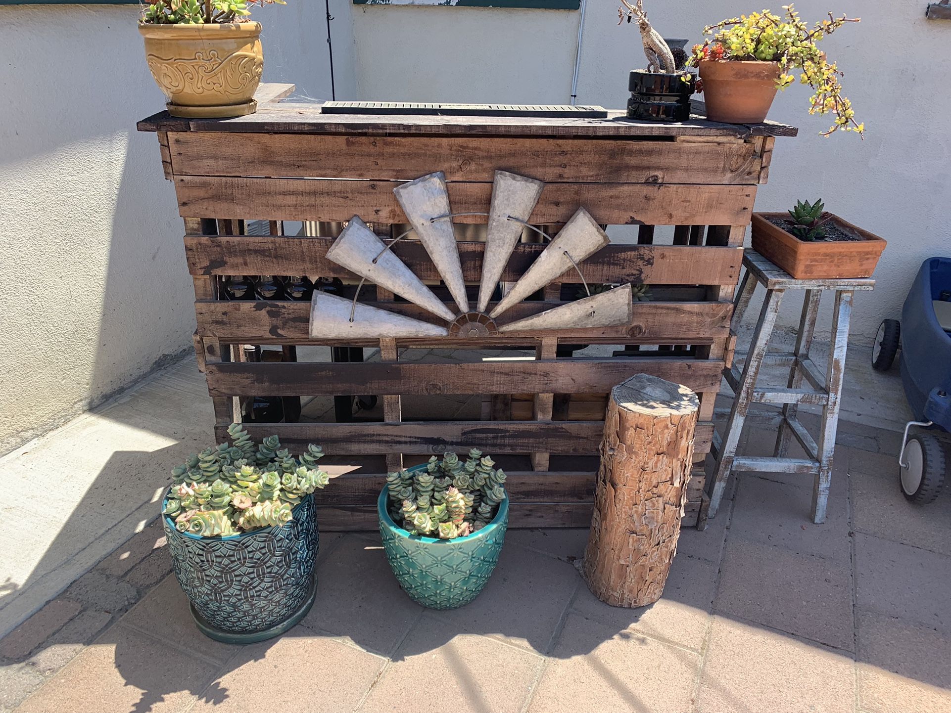 Pallet Bar
