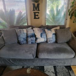 Couch& Loveseat 