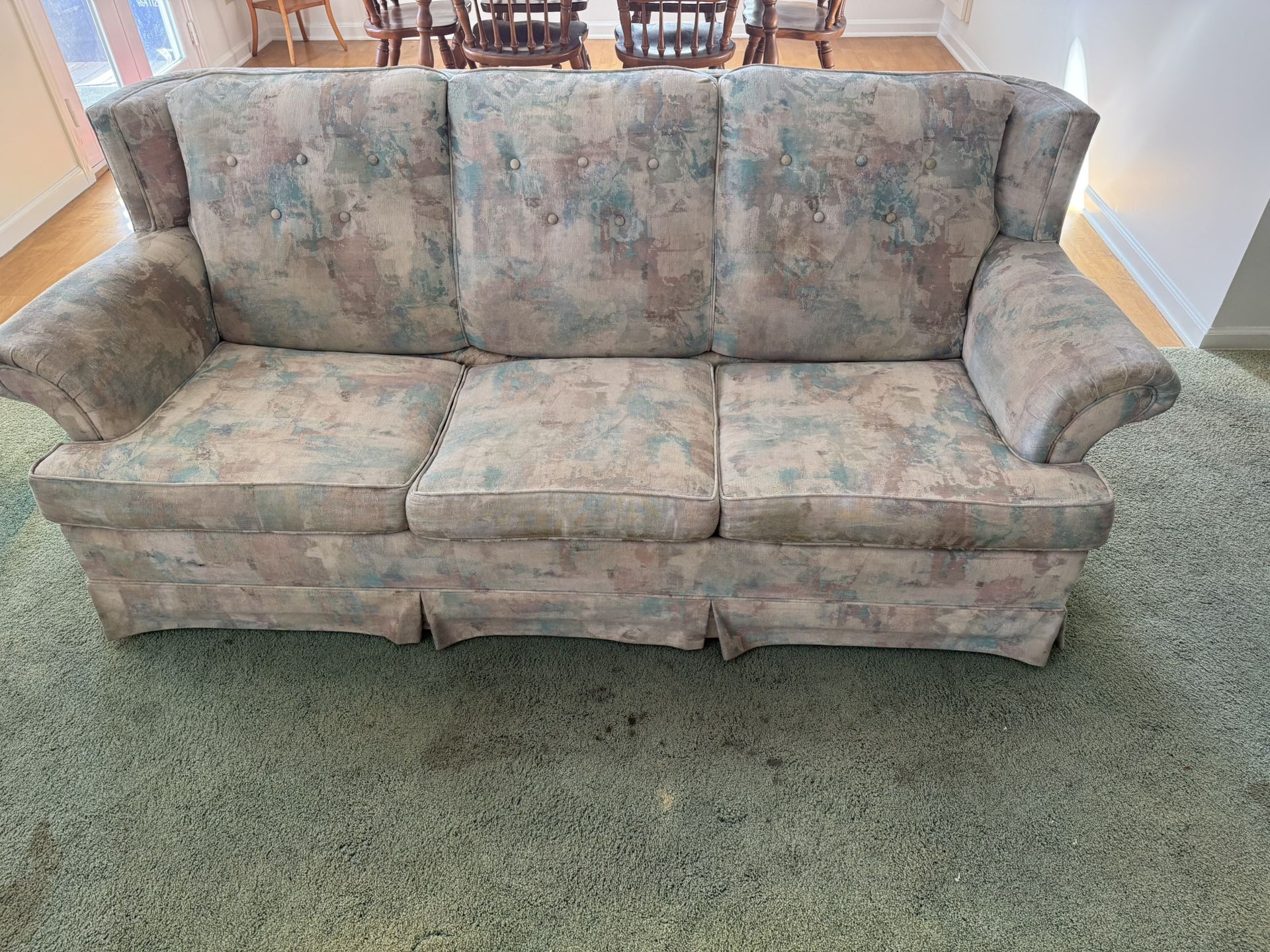 *FREE* Pull-Out Couch & Matching Chair
