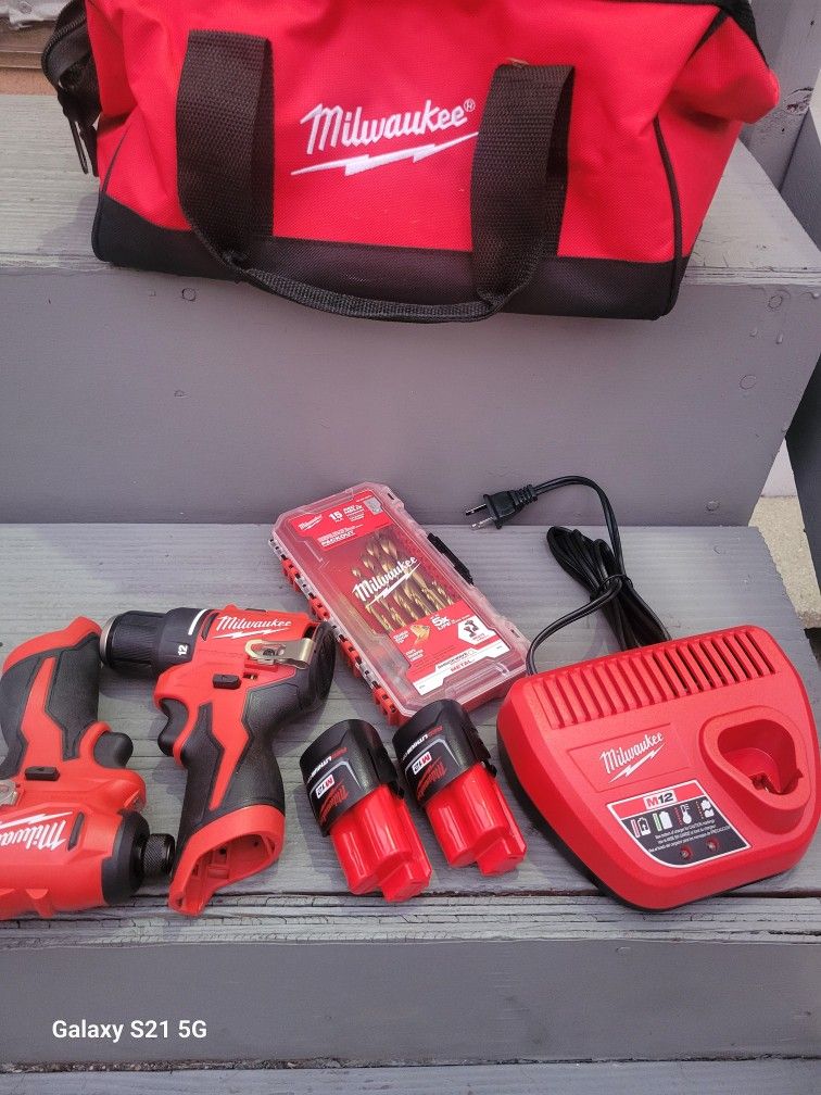 Milwaukee Drill Set 