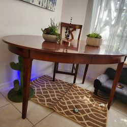 Bombay & Co Dining Room Table 