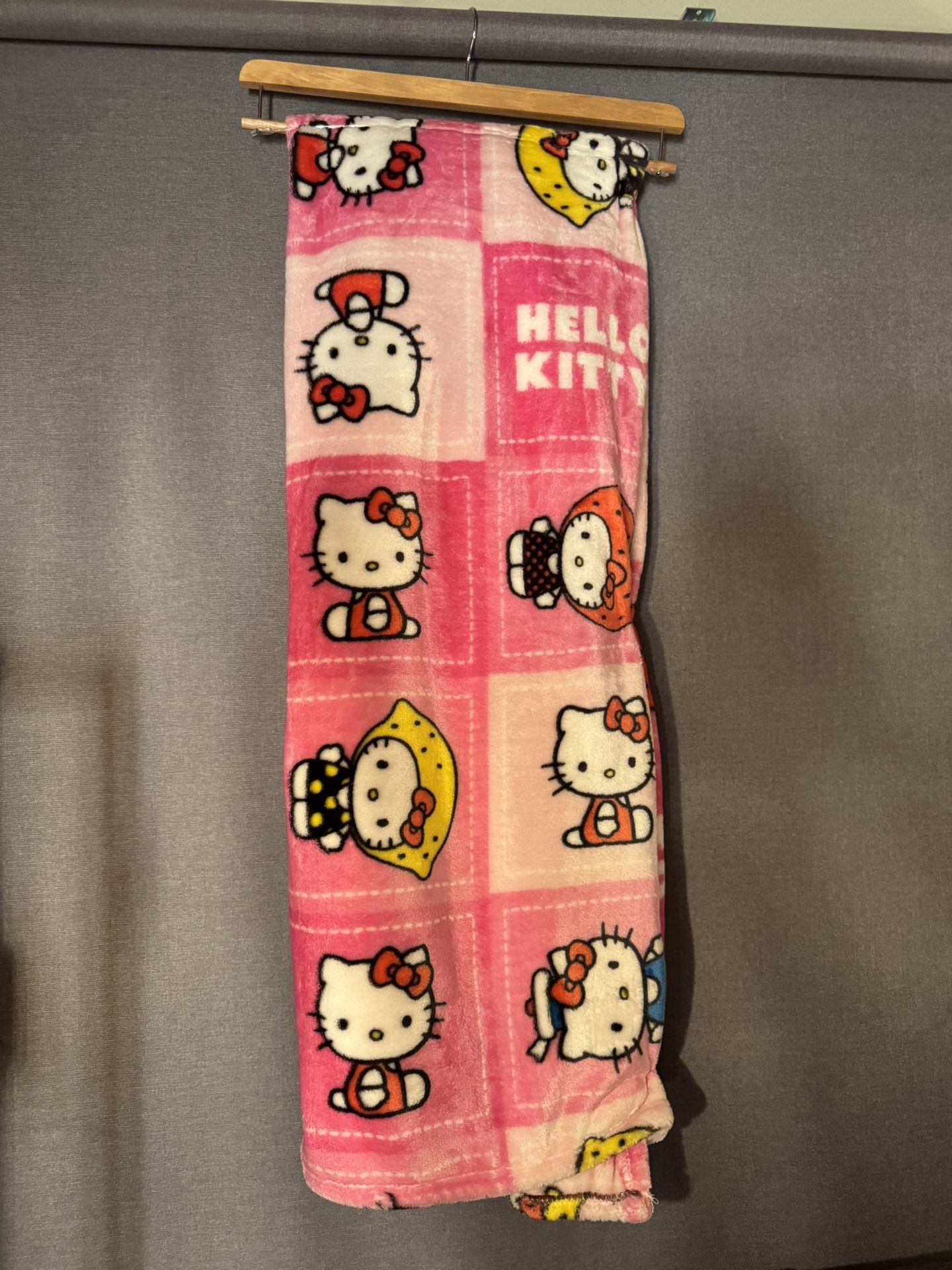 Hello Kitty Blanket