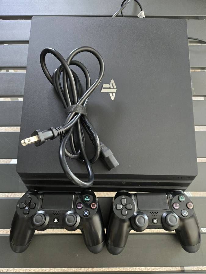 PlayStation 4 Pro (SSD Upgrade)