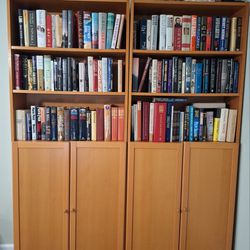 2 Contemporary Curio/Bookshelves. Very Good Condition 