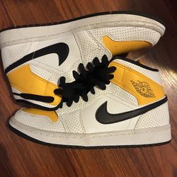 Jordan 1 mid