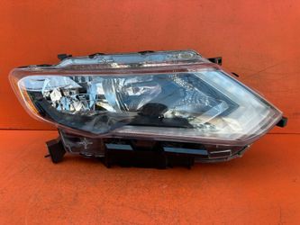 2017 2018 2019 Nissan Rogue Right Passenger Side Halogen Headlight W/ LED OEM