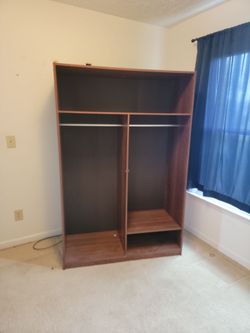 Large Wardrobe (Free)