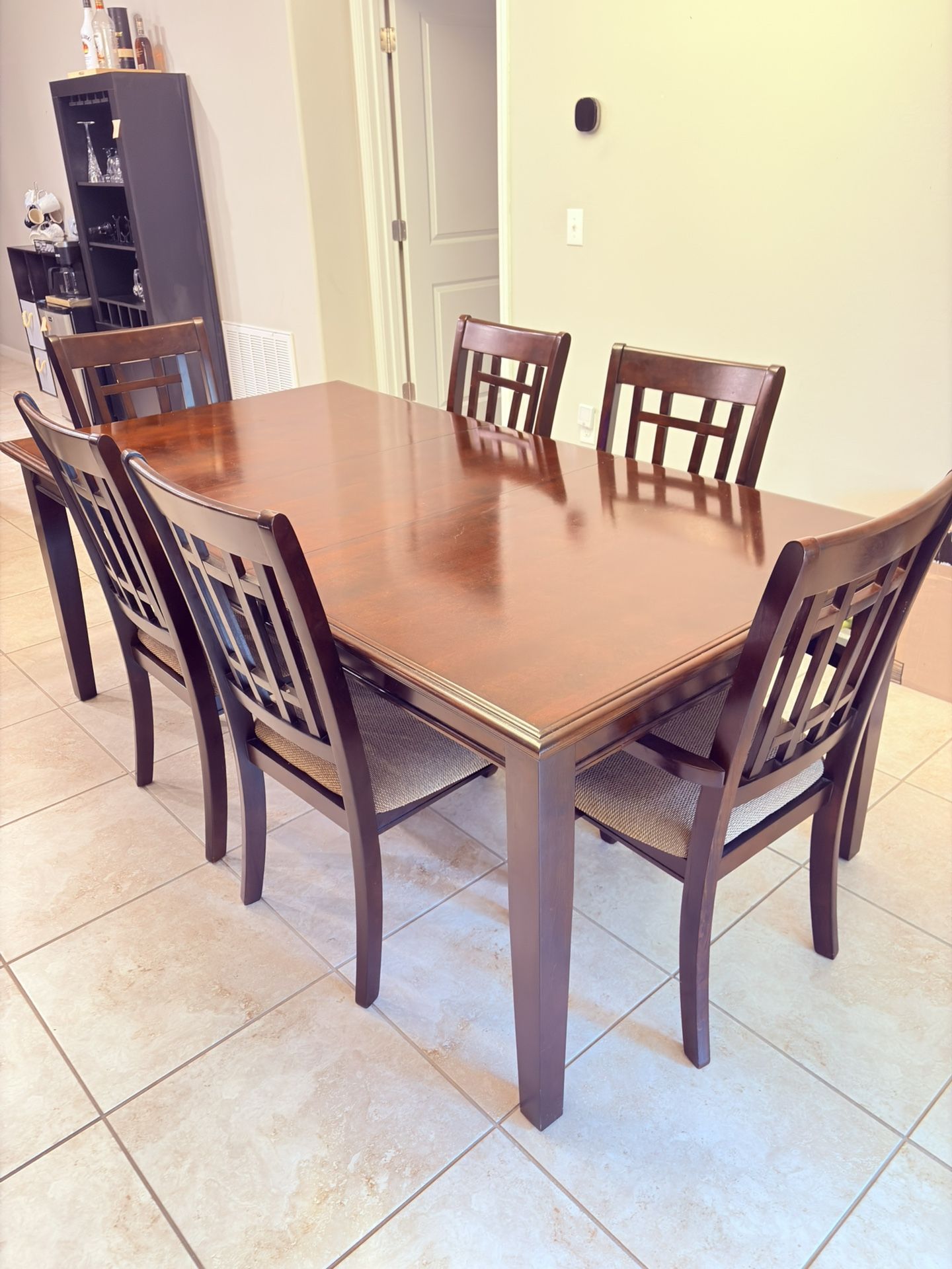 4-6 Person Dining Table