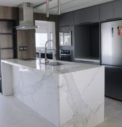 Custom Kitchen Cabinets