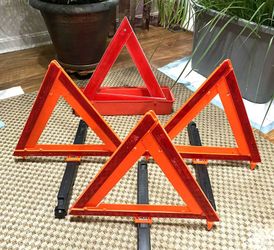KD Lamp Co. Warning Triangle Flare Kit – Model KD (contact info removed) (Set of 3)