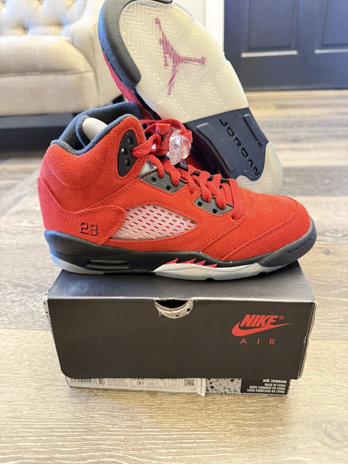 Brand New Jordan 5 Raging Bull 2021 GS 3.5 3.5Y