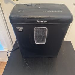 Fellowes Paper Shredder