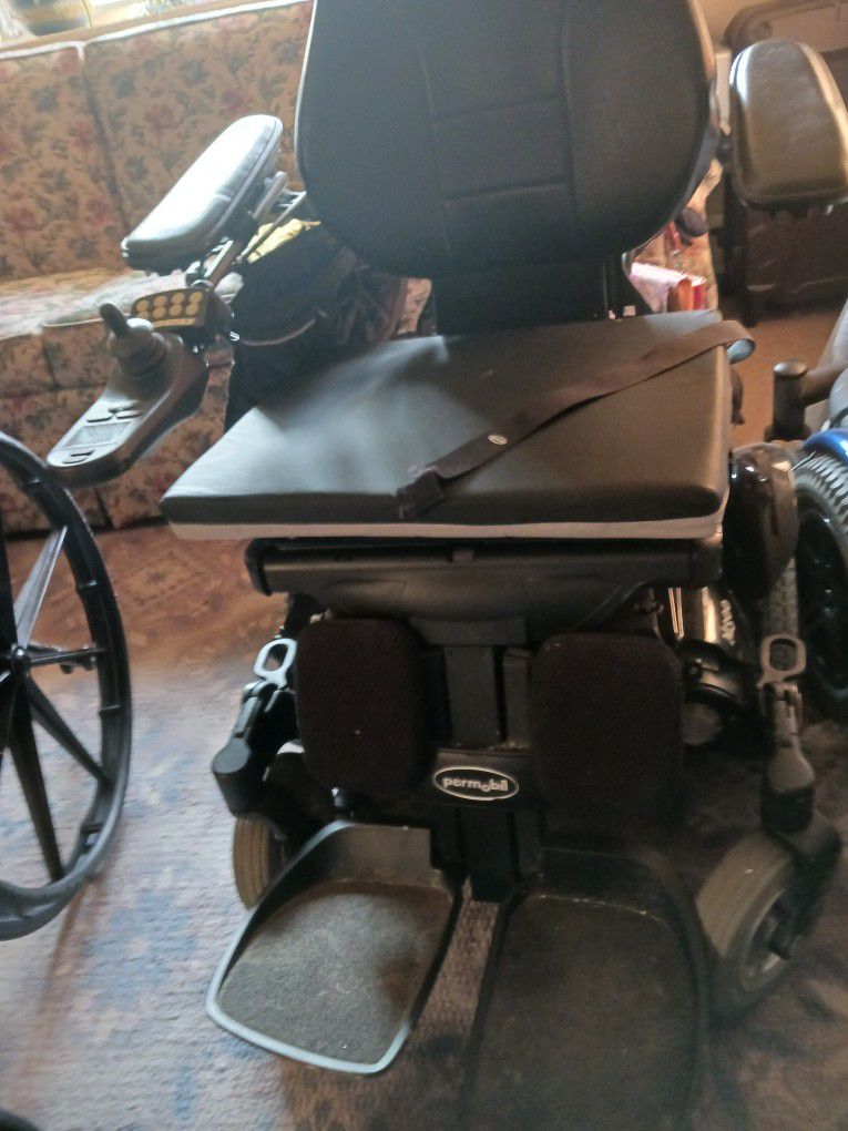 Scooter/wheelchair 