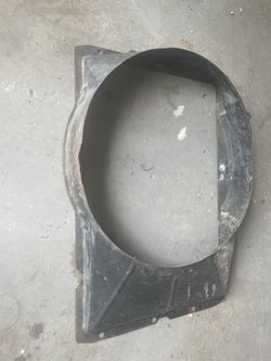 Toyota FJ62 88-89 Fan Shroud Part # 16711-61240