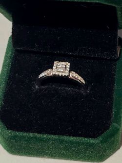 10k Gold Engagement/Promise Ring with 1/4k Diamonds