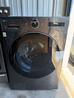 New LG - 5.0 Cu. Ft. HE Smart Mega Capacity All-in-One Electric Washer/Dryer WashCombo with Steam and Ventless Inverter Heat Pump - Black Steel  Model