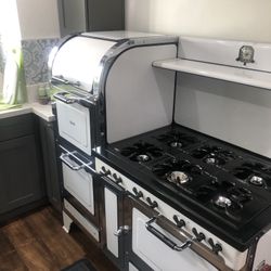 Beautiful Magic Chef Stove