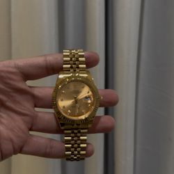 Luxury Watch (gold w/ Diamonds )