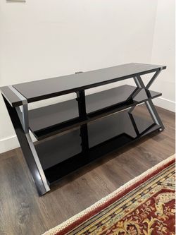 Modern Glass TV Stand / Entertainment Center – Excellent Condition