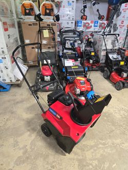 2025 Toro power Clear 721R Snowblower. 
Serviced and ready 
Season warranty included 
$399