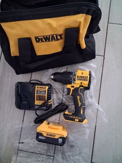 Dewalt 20v compact Hammer drill kit