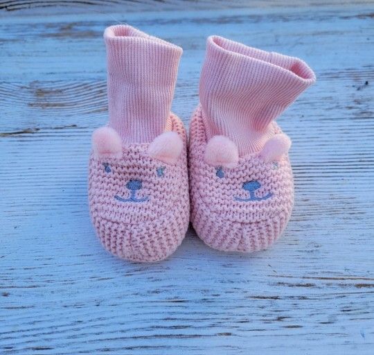 Adorable Crotcheted Pink Baby Slippers