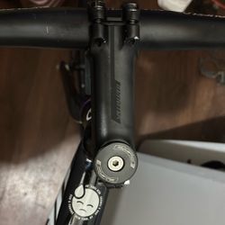 Specialize Stem and Bucklos Straight Bars
