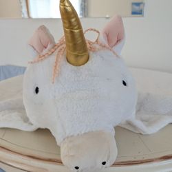 Unicorn throw blanket with useable paws