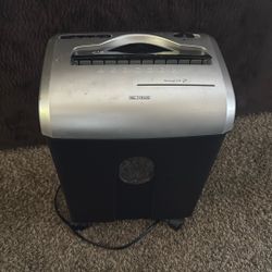 Paper Shredder 