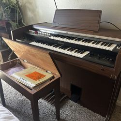 Vintage Yamaha Electone Organ B-10