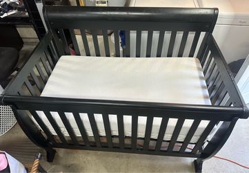 The DaVinci Kalani 4-in-1 Convertible Crib