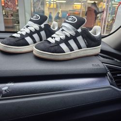 Brand New Woman's Shoes ! 