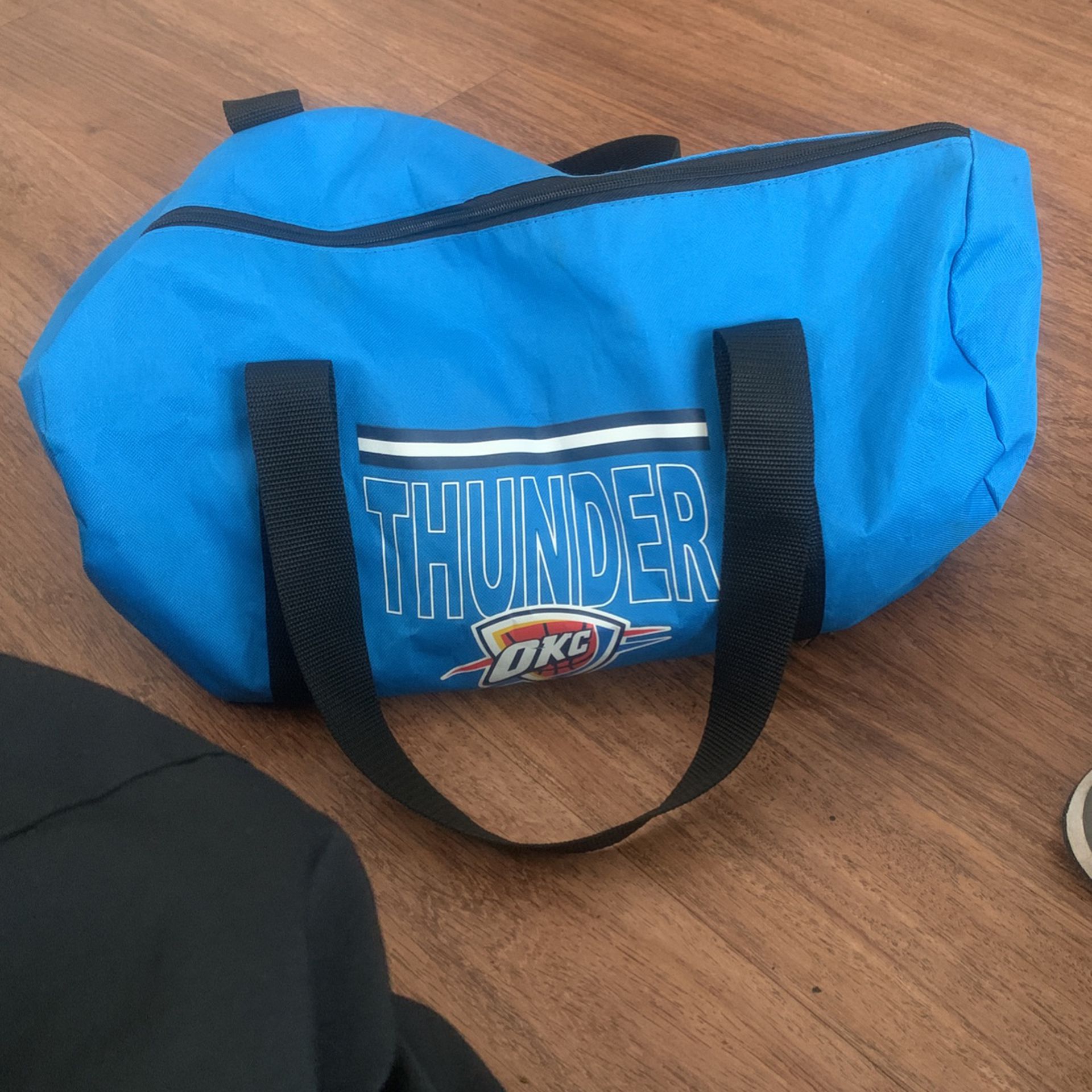 Never Useddd Thunder Duffle Bag