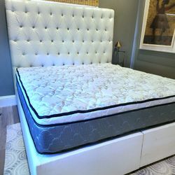 NEW KING PILLOW TOP MATTRESS and BOX SPRING. Bed frame not included 👍