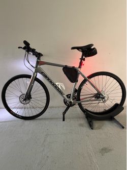 Cannondale quick 2 full carbon bike size L