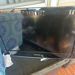 26” Inch Samsung with TV mounts included