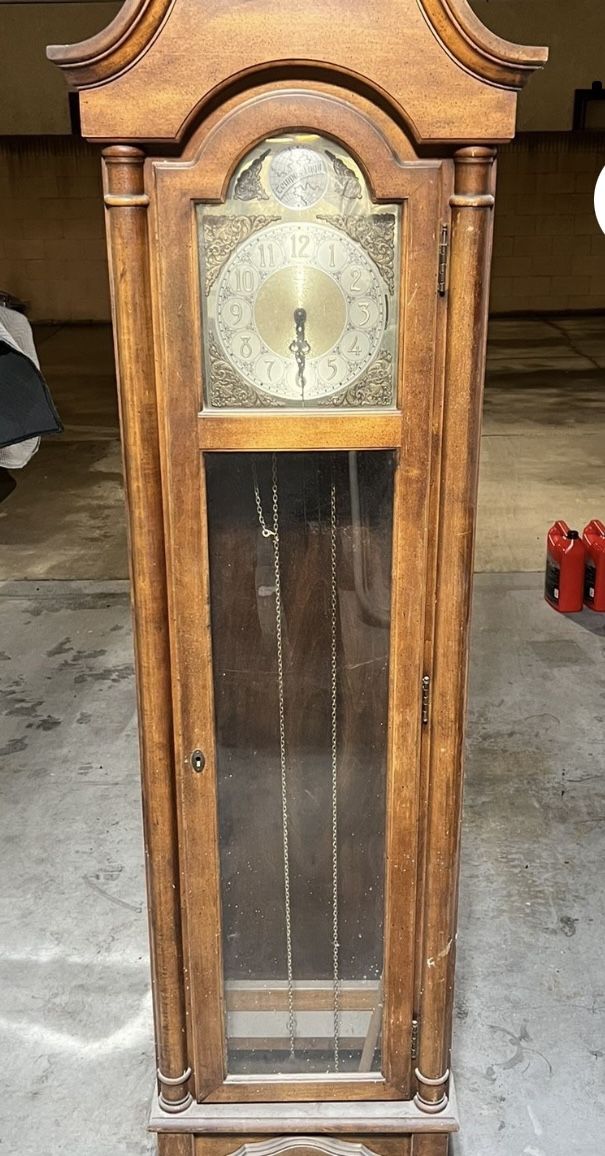 Free Grandfather clock