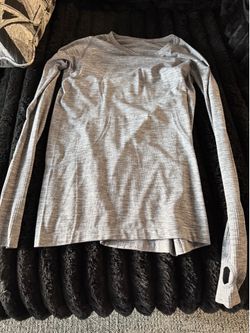 Lululemon long sleeve size 10