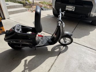 Razor Electric Scooter Moped Style Black