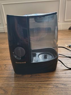 Honeywell HWM845B Filter-Free Warm Mist Humidifier – Black