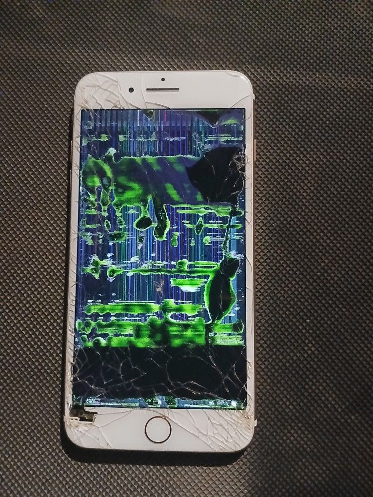 Iphone 7 Plus CRACKED SCREEN
