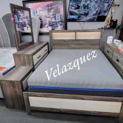 
✅️"4 pc  two tone grey finish wood slatted storage headboard with lights queen bedroom set"✅️✅️ Tall chest & Mattress not included✅️✅️✅️