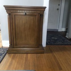 Solid Wood Tilt-Out Laundry Hamper Cabinet – Great Condition