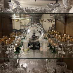 18 Glasses Rimmed In Gold