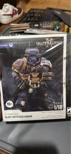 JoyToy Warhammer 40K Ultramarines Heavy Artificer Armor Figure