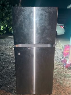 Samsung Refrigerator / need gone asap