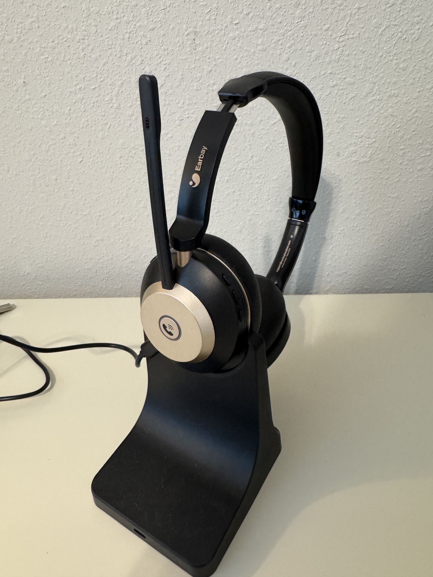 EUC - Earbay Noise Cancellation Wireless Black and Gold Headset for Work