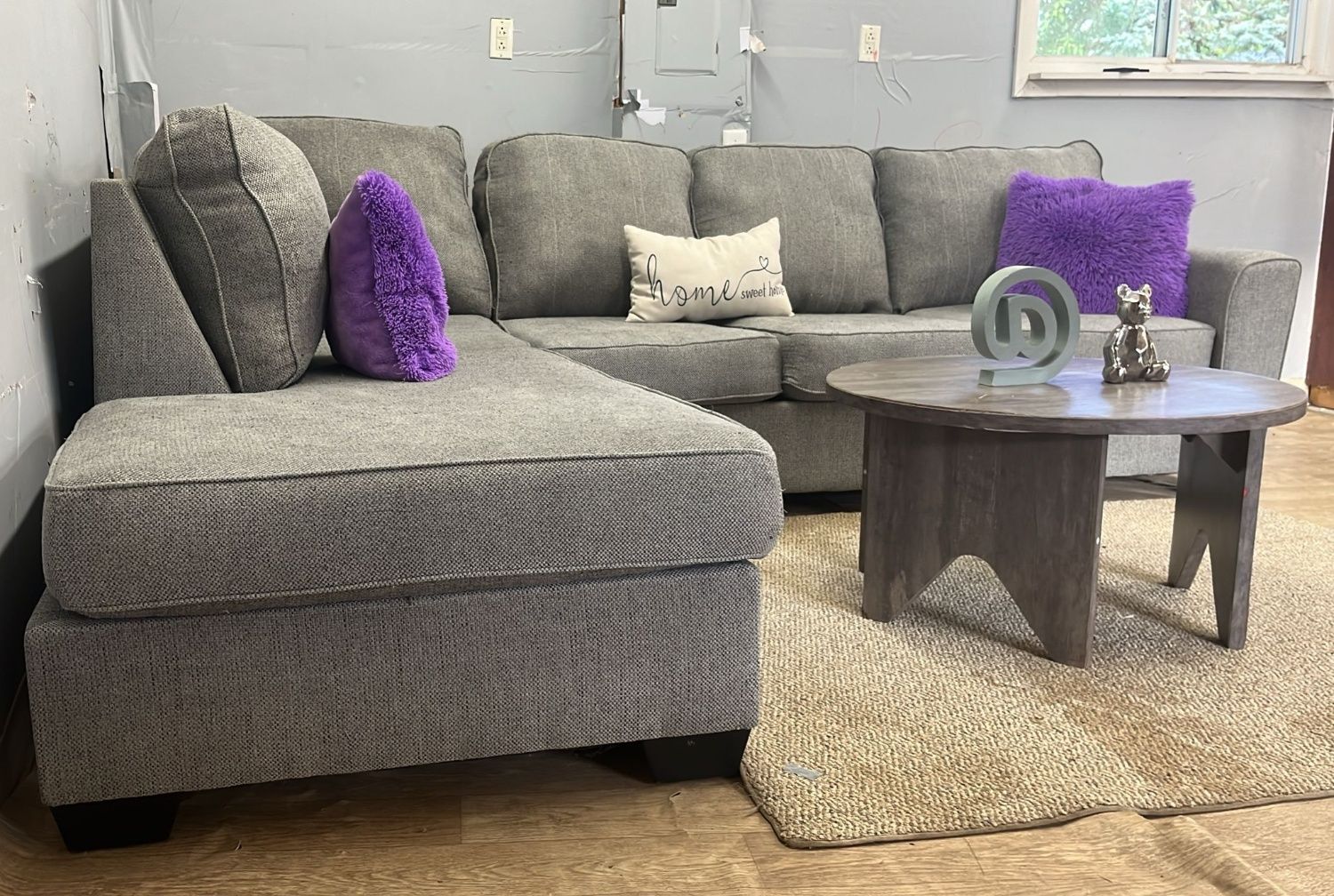🛋️💥 Ashley Gray Sectional 💥 Free Delivery And Financing Available!
